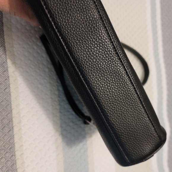Black Zipper Purse - Picture 2 of 4